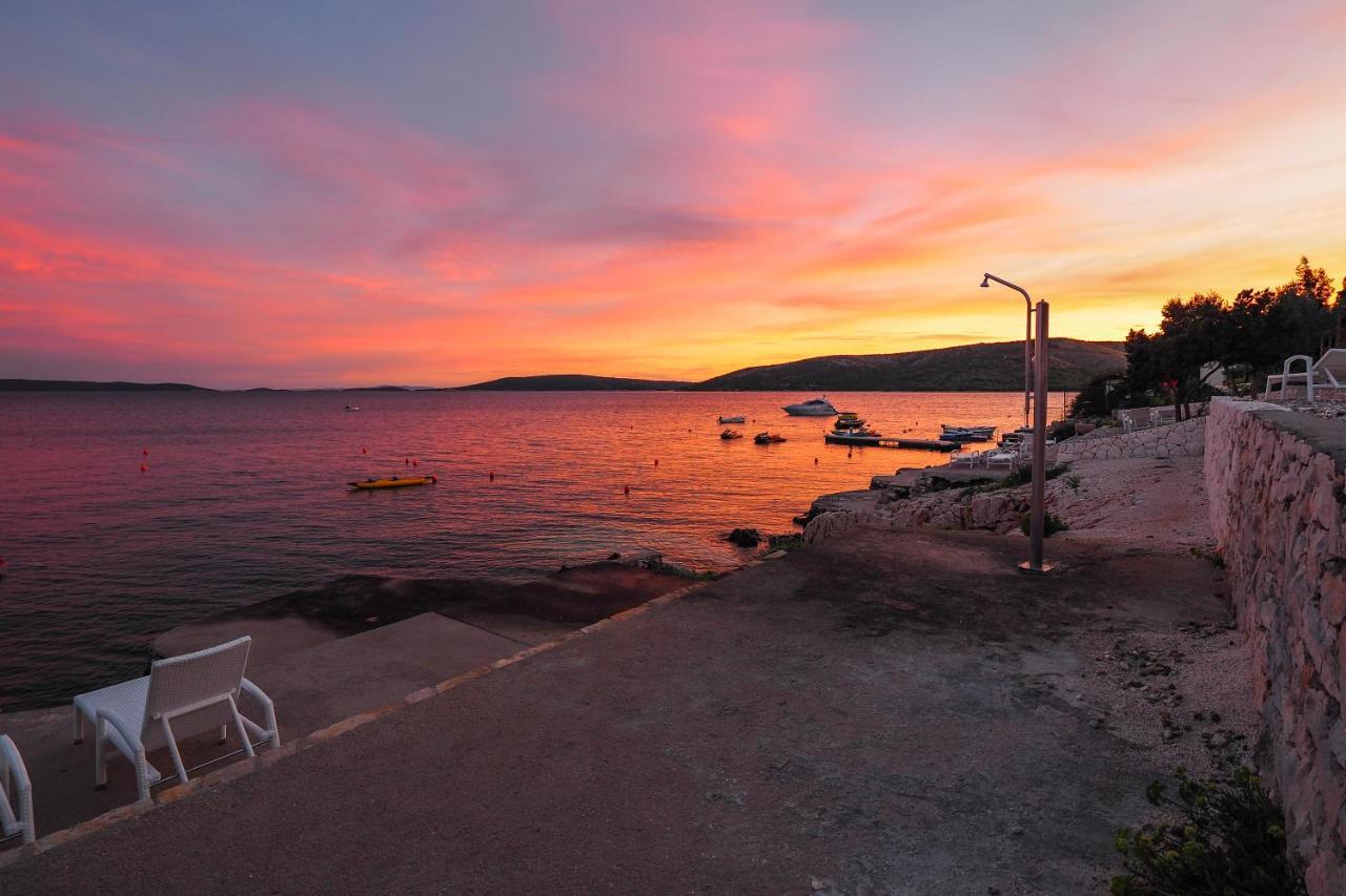Salve Croatia Mobile Homes In Amadria Park Trogir Seget Vranjica Exterior photo